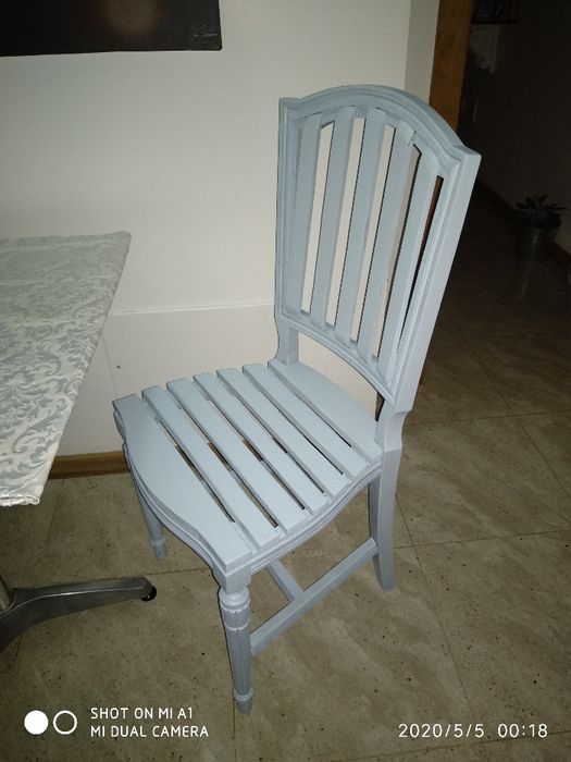 cadeiras pintadas