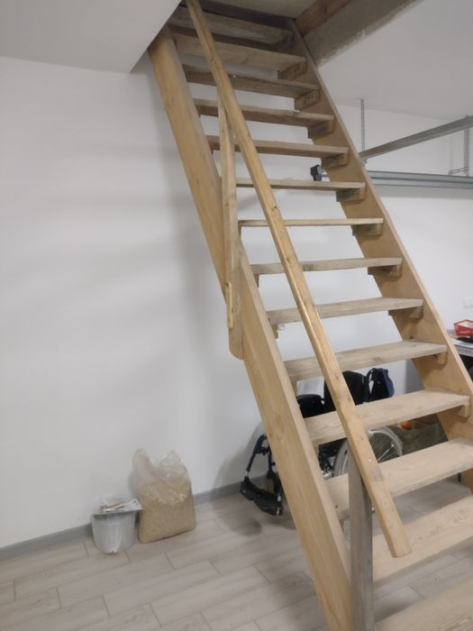 Schody drewniane budowlane