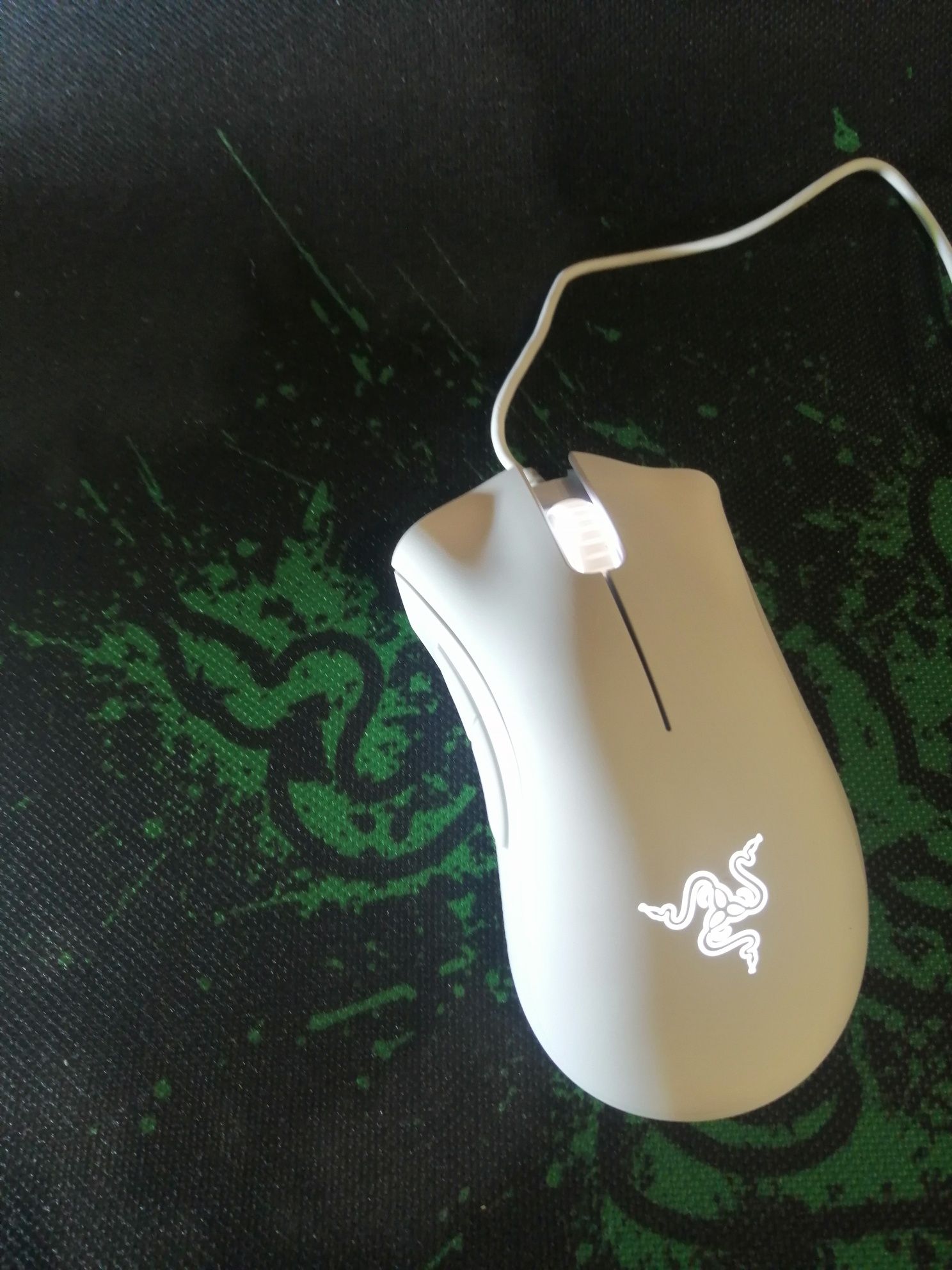 Мышка  игровая Razer DeathAdder Essential USB White Edition