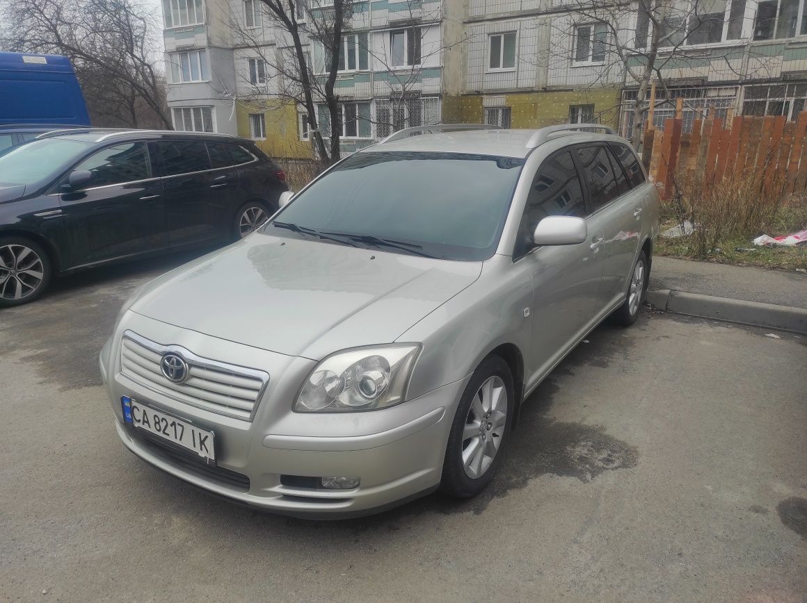 Продам Avensis 2005р