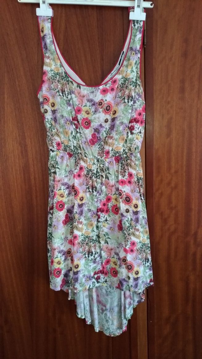 Vestido aberto nas costas florido