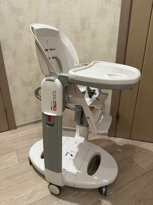 Продам стульчик для кормления peg perego tatamia