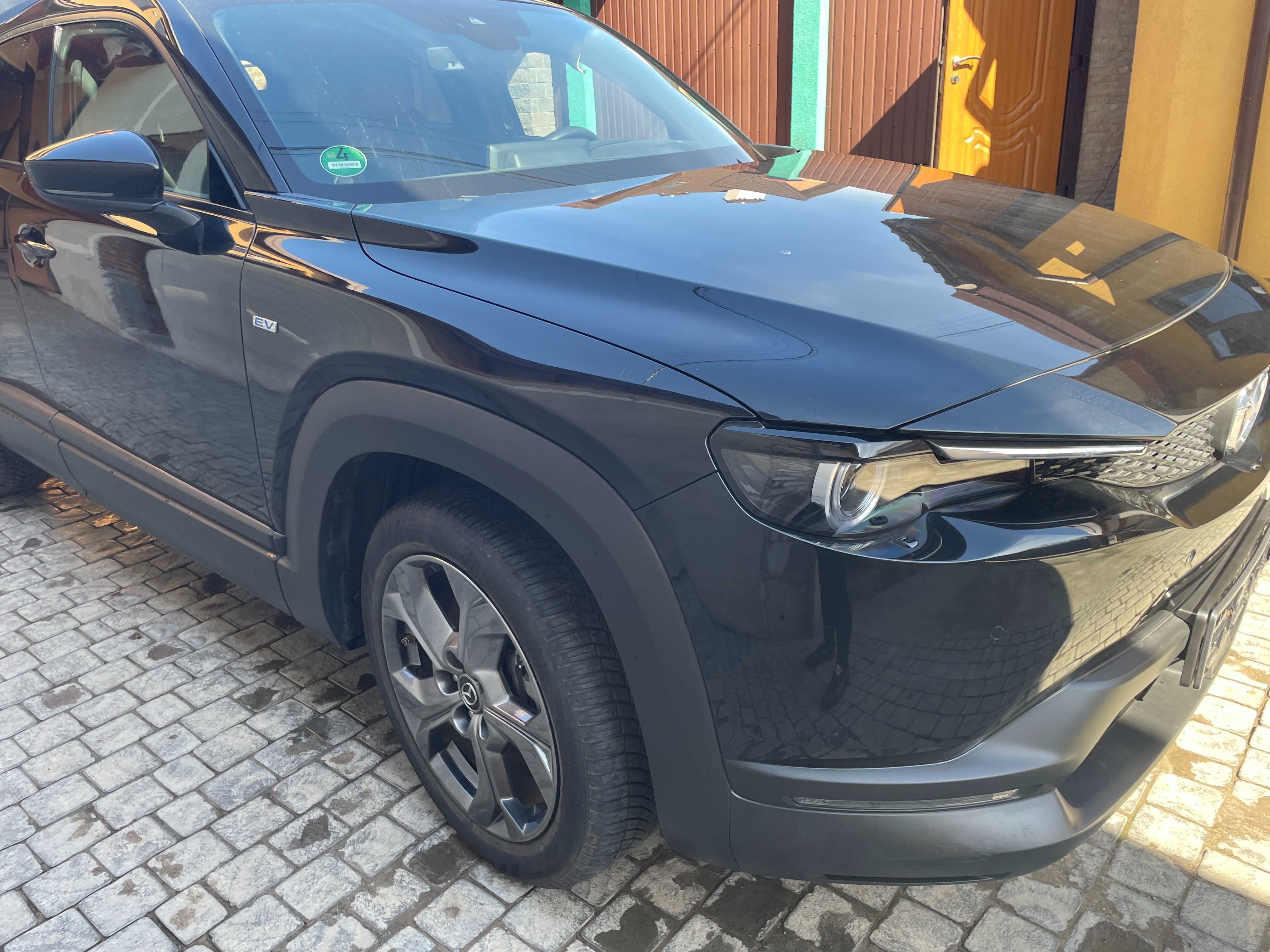 Крило переднє праве Mazda MX30 MX-30