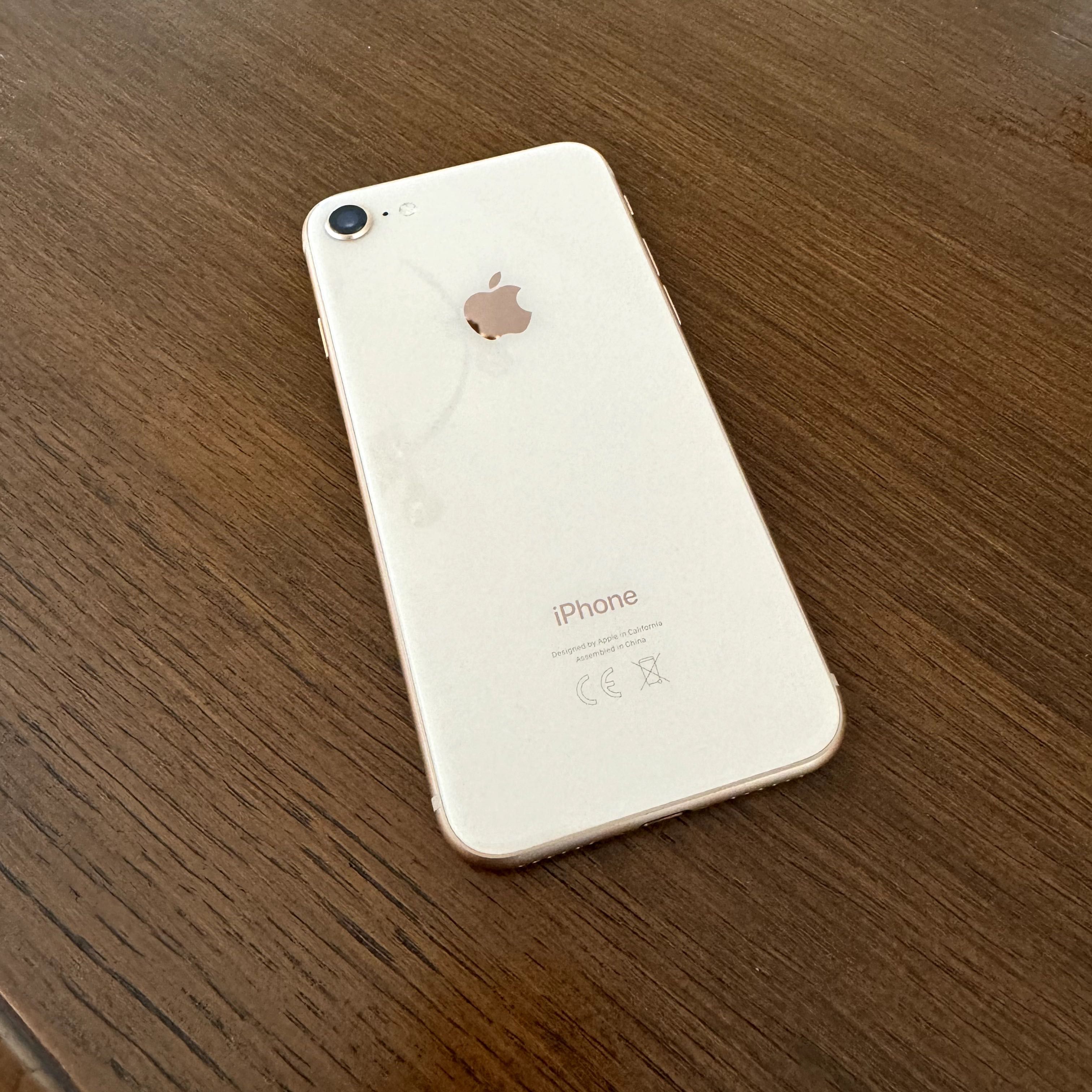 iPhone 8 Gold (różowy) 64 GB - bez żadnej rysy - MQ6J2PM/A