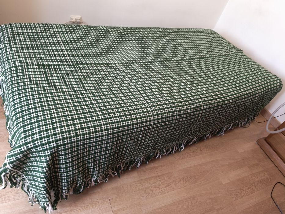 Colcha feita manualmente em tear