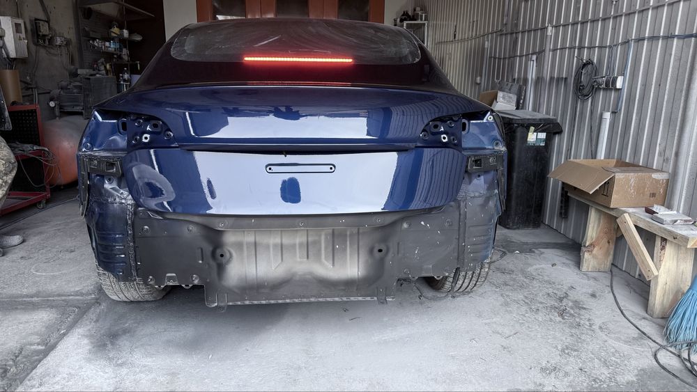 Покраска авто, фарбування авто. Рихтування. Підбір запчастин.