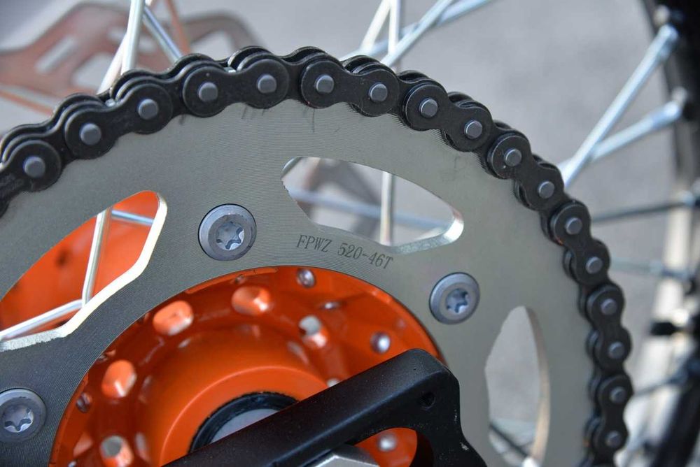 Деталі ходової мотоцикла, мопеда (Ланцюг, зірки)