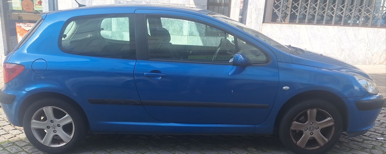 Vendo porque vou mudar d carro quero carro d 2 lugares