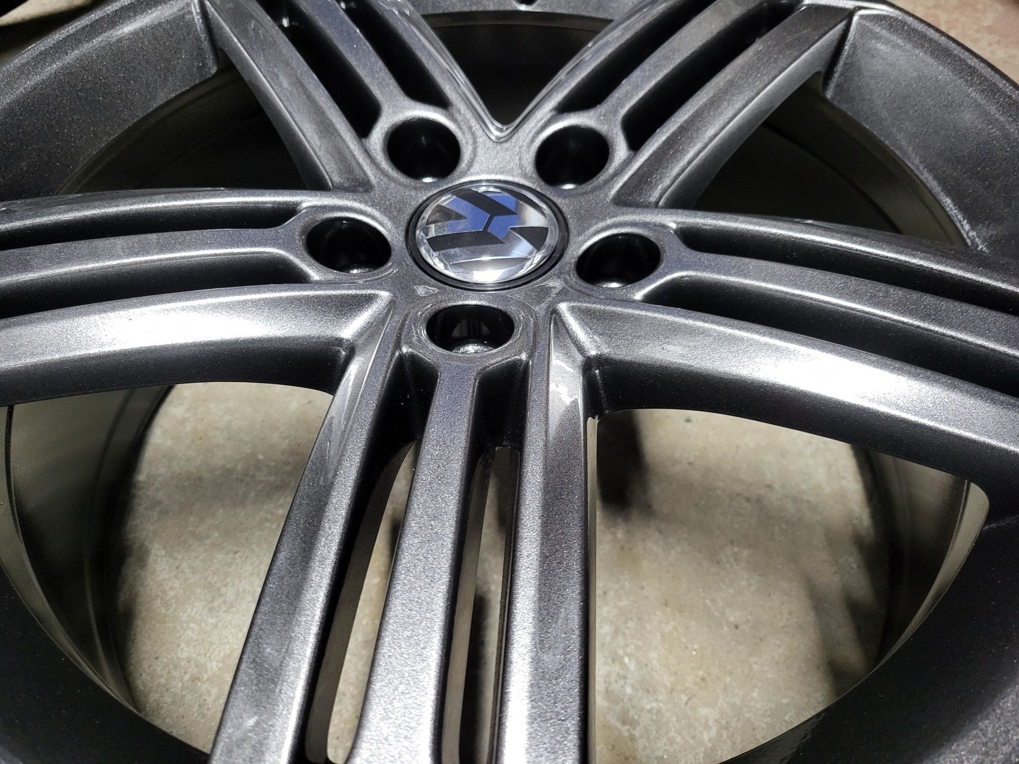 Felgi  18 5x112 VW R.line   golf 5.6 7 turan Jetta caddy