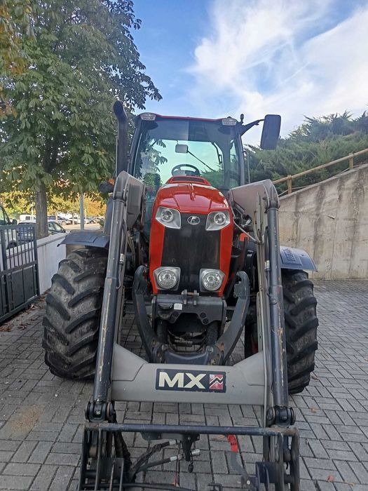 Trator Kubota M135 GX