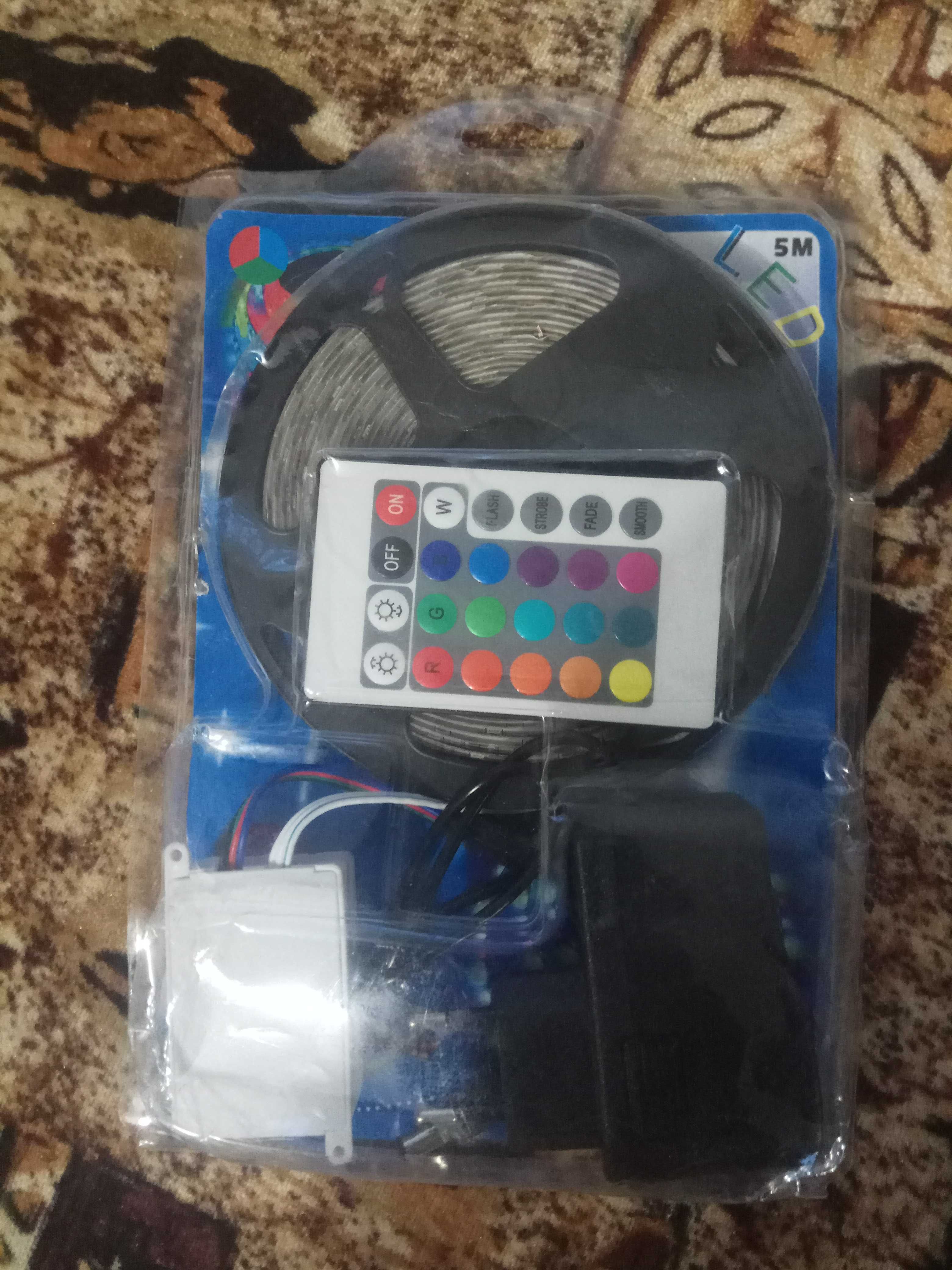 кольорова RGB cтрічка 5 м з пультом та контроллером