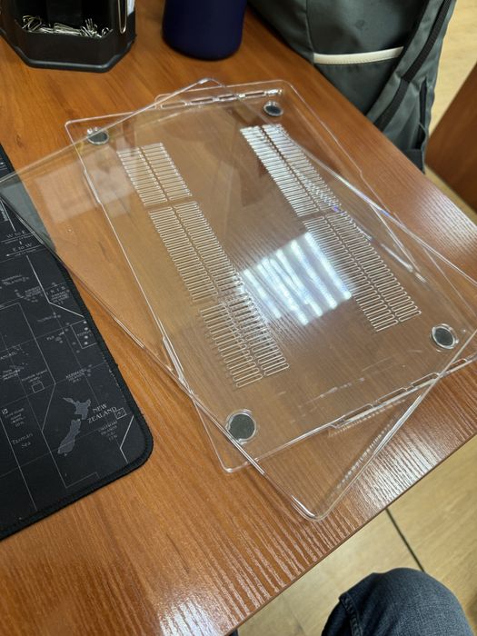 Накладка прозора на MacBook 16 Pro (M3)