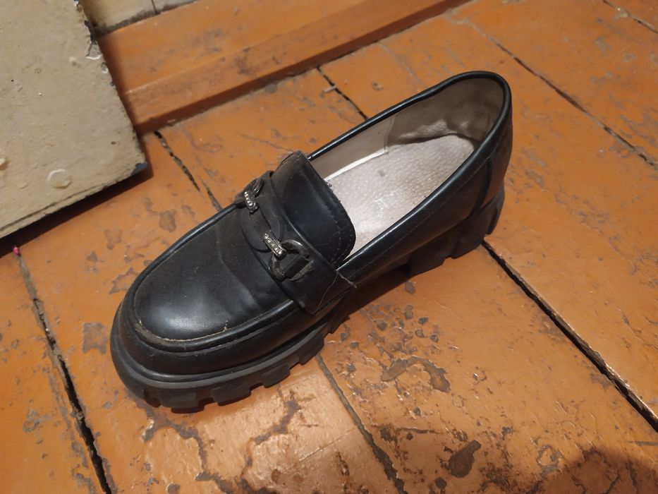 Продам лофери 37розмеру, в хорошому стані носилися один сезон