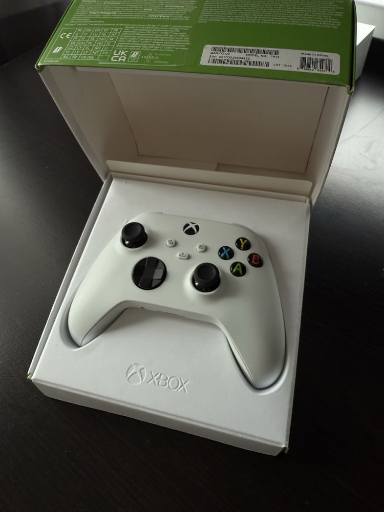 Геймпад Microsoft Xbox Series X/S Wireless Controller (Robot White)