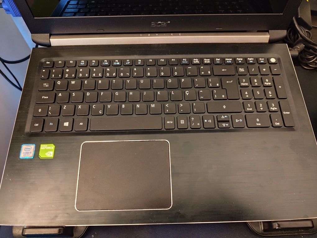 Portátil Acer A515-51G | i5 | 12GB RAM | SSD 240GB | UHD 620 + MX130