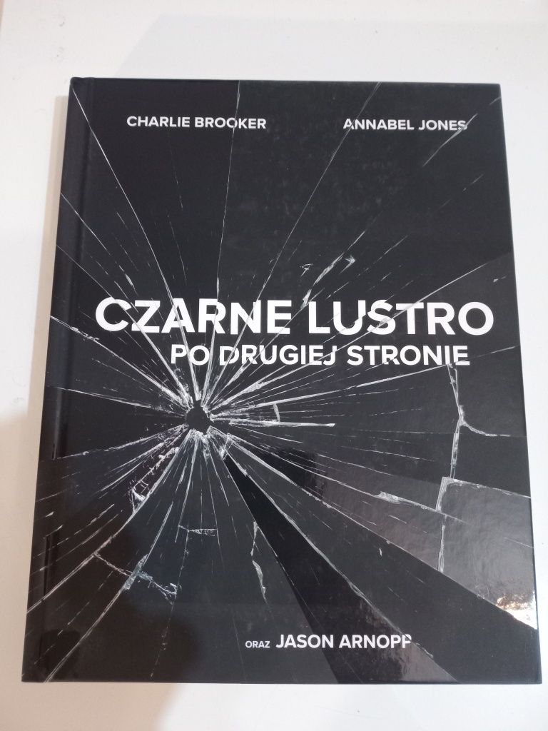 Czarne lustro Po drugiej stronie -Jones, Brooker Charlie.