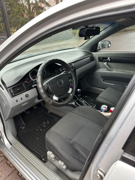 Продам шивроле лачеті 1.8