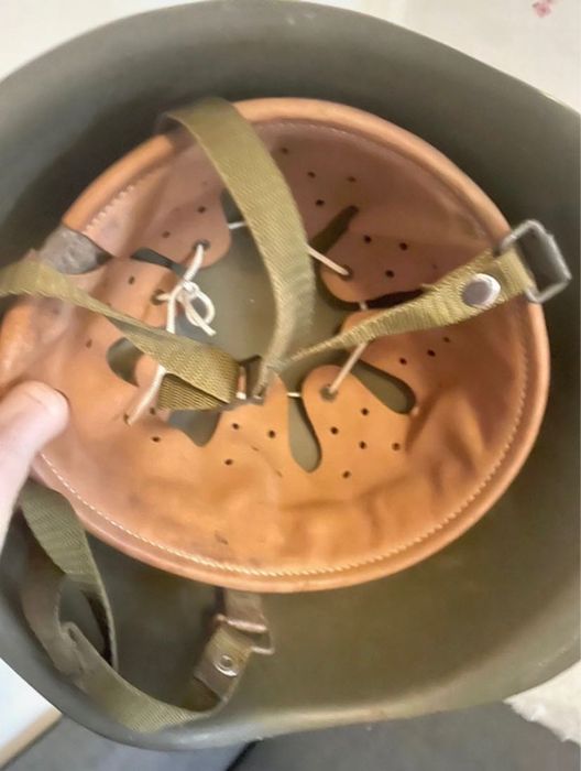 Capacete ou casco militar antigo