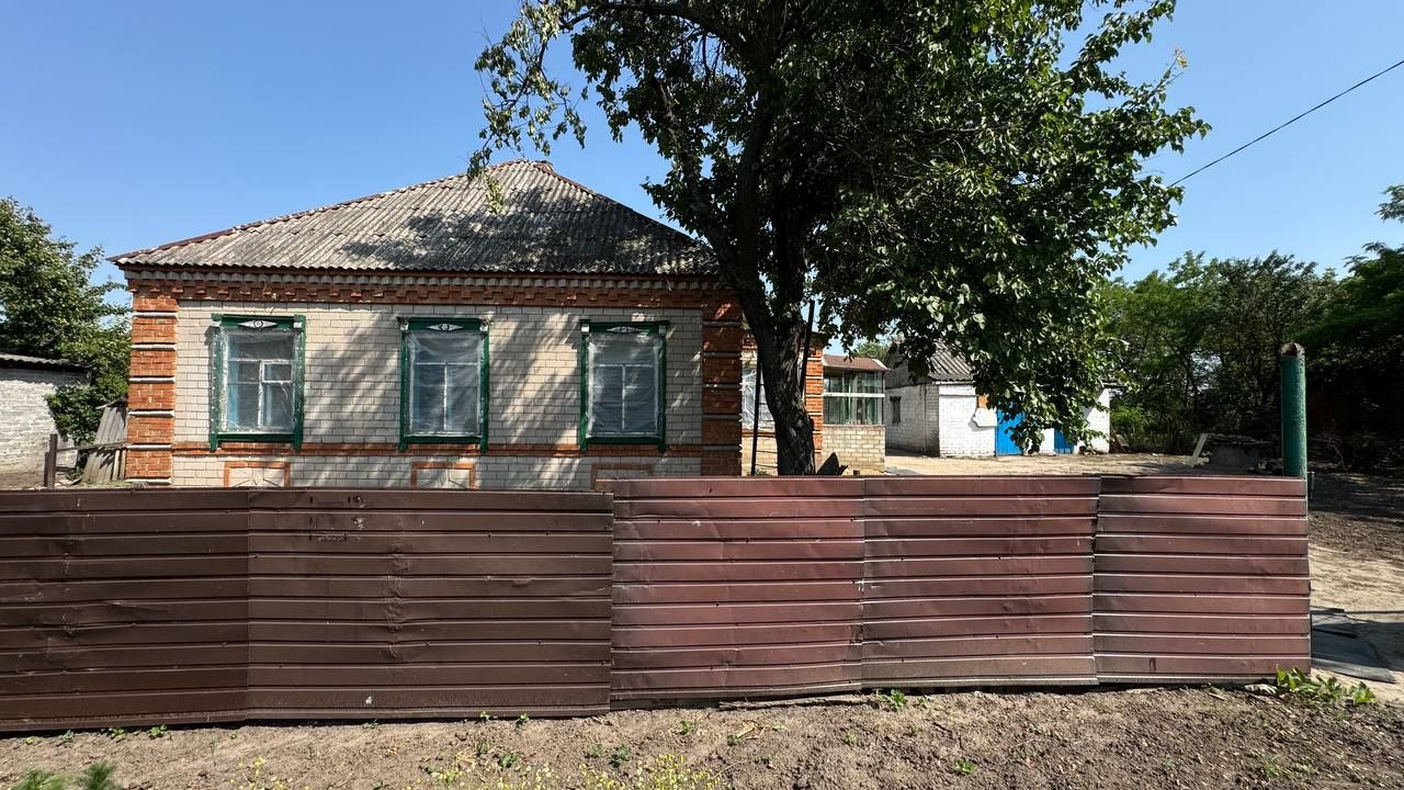 Продаж будинку — с. Піщанка, центр.