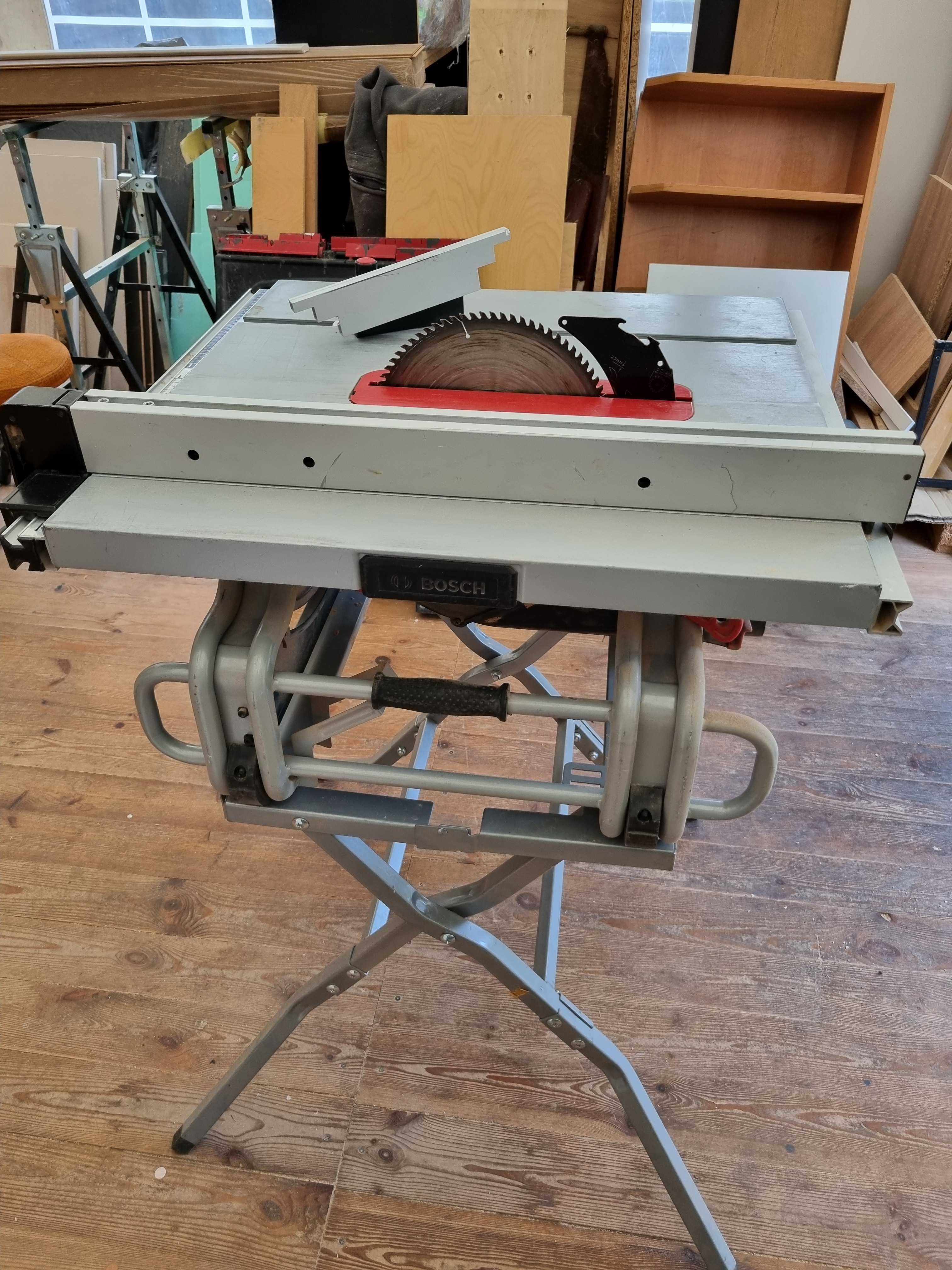 Piła Stołowa Bosch Profesional  GTS 10 J + Stół Roboczy  Bosch GTA 600
