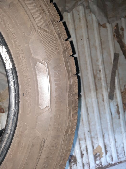Opony zimowe 215/65/16c continental vancontact winter