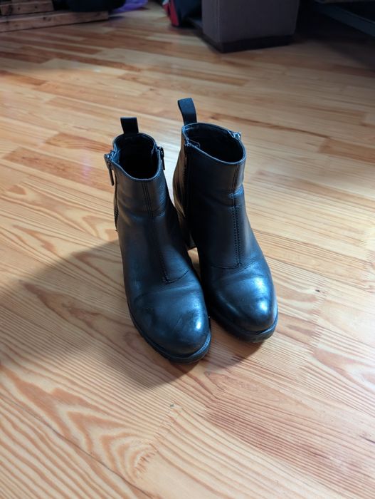 Черевики жіночі чорні 38 розмір