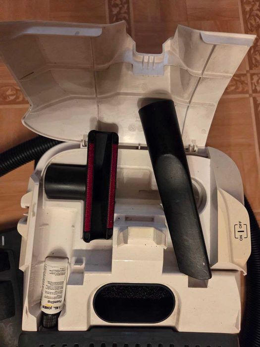 Продаю миючий пылесос Karcher mediclean DS 6000