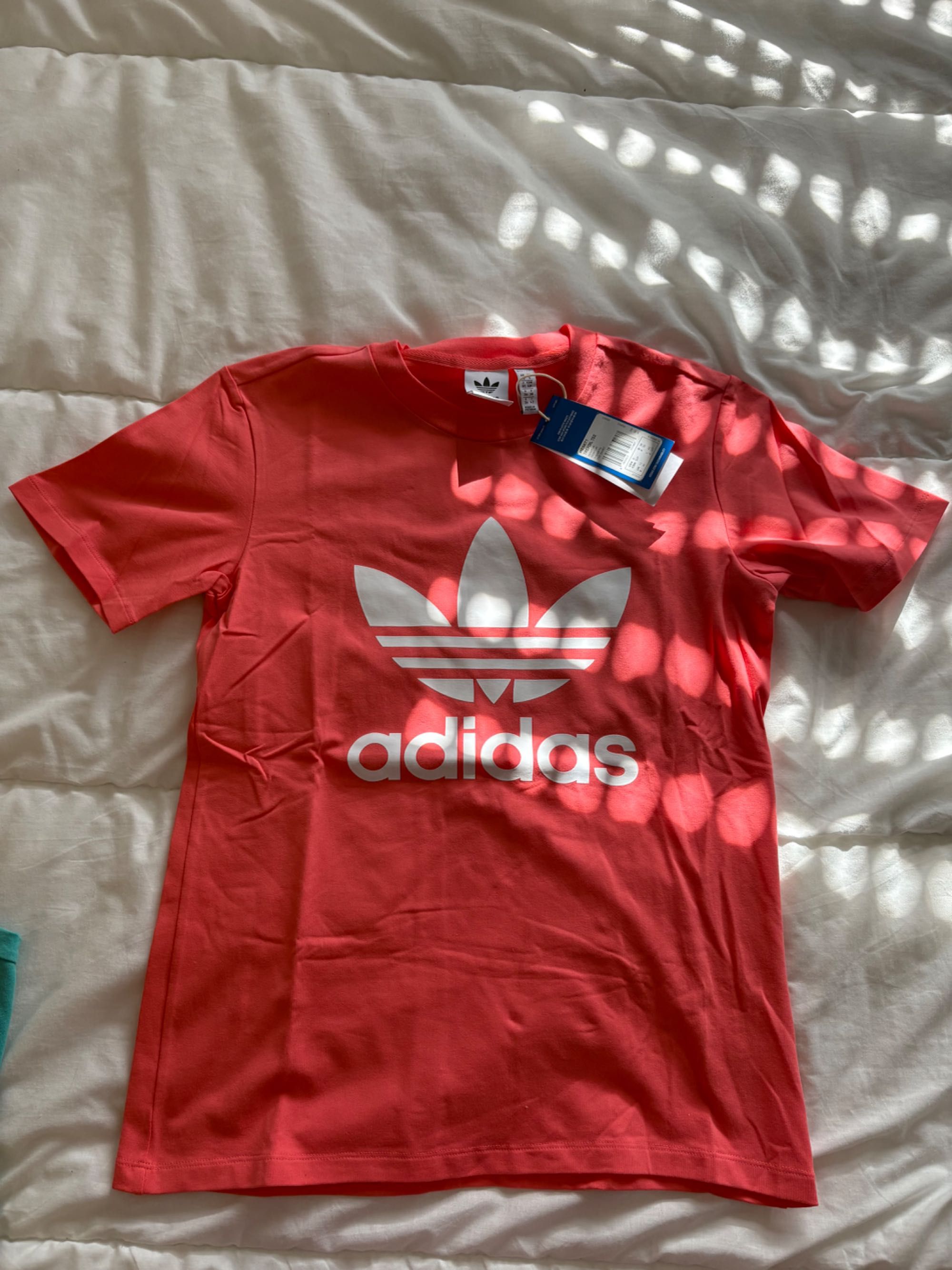 Adidas t-shirt feminina nova com etiqueta