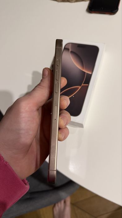 iPhone 16 Pro Max z 512 GB