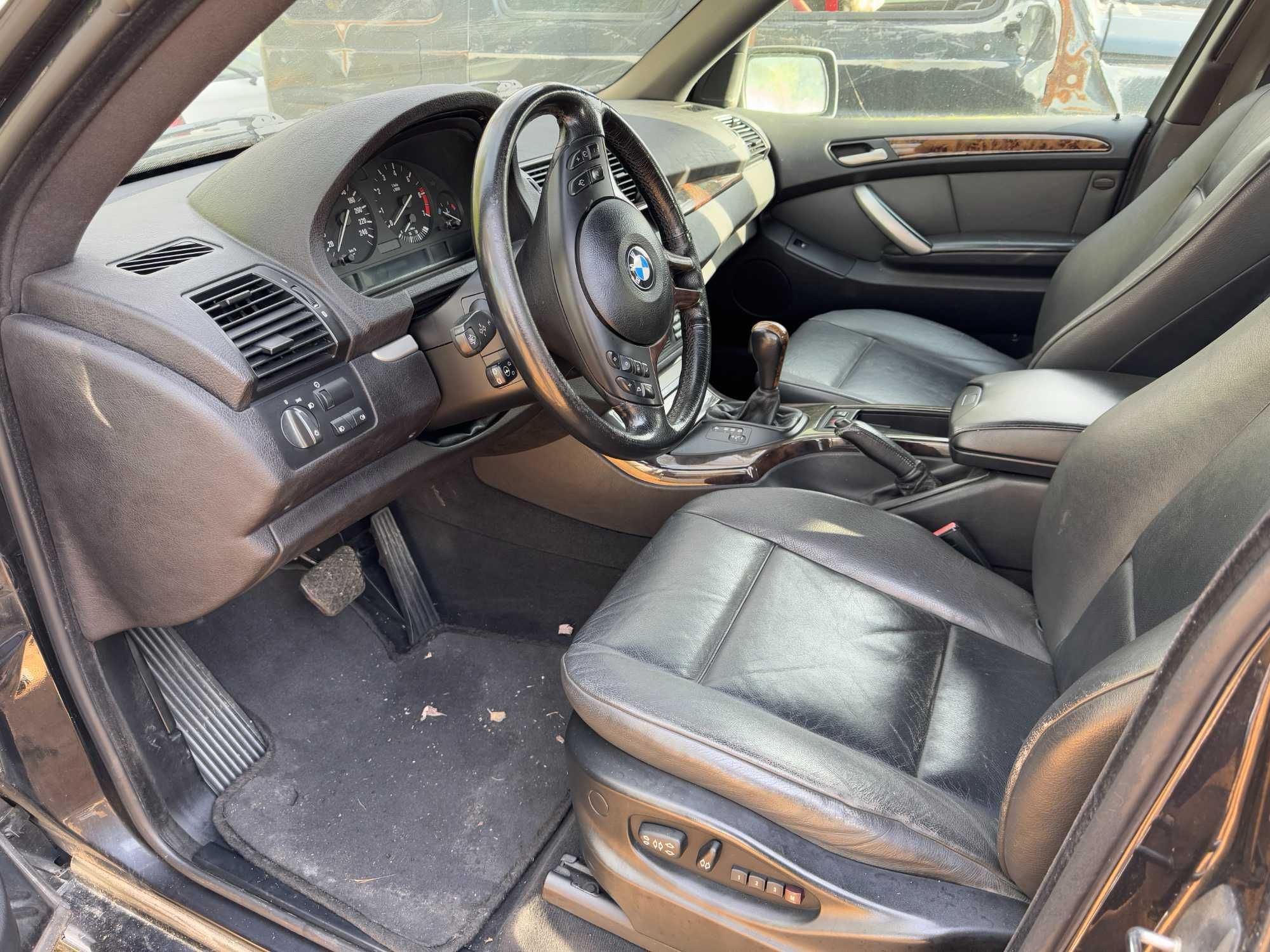 BMW X5 4.4 i V8 Nacional AVARIADO