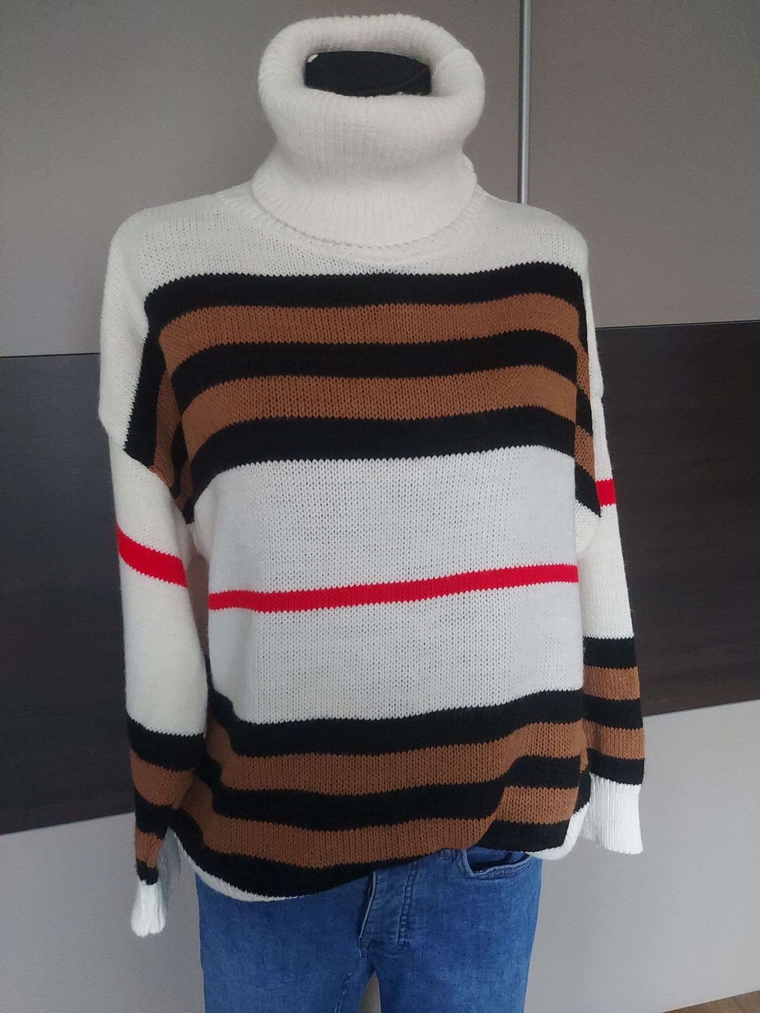 Modny stylowy ciepły włoski golf paski over wełna  Italy onesize