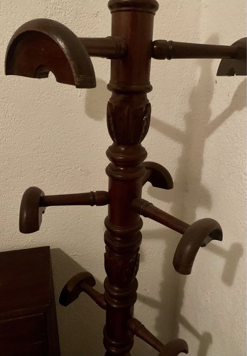 Bengaleiro em madeira