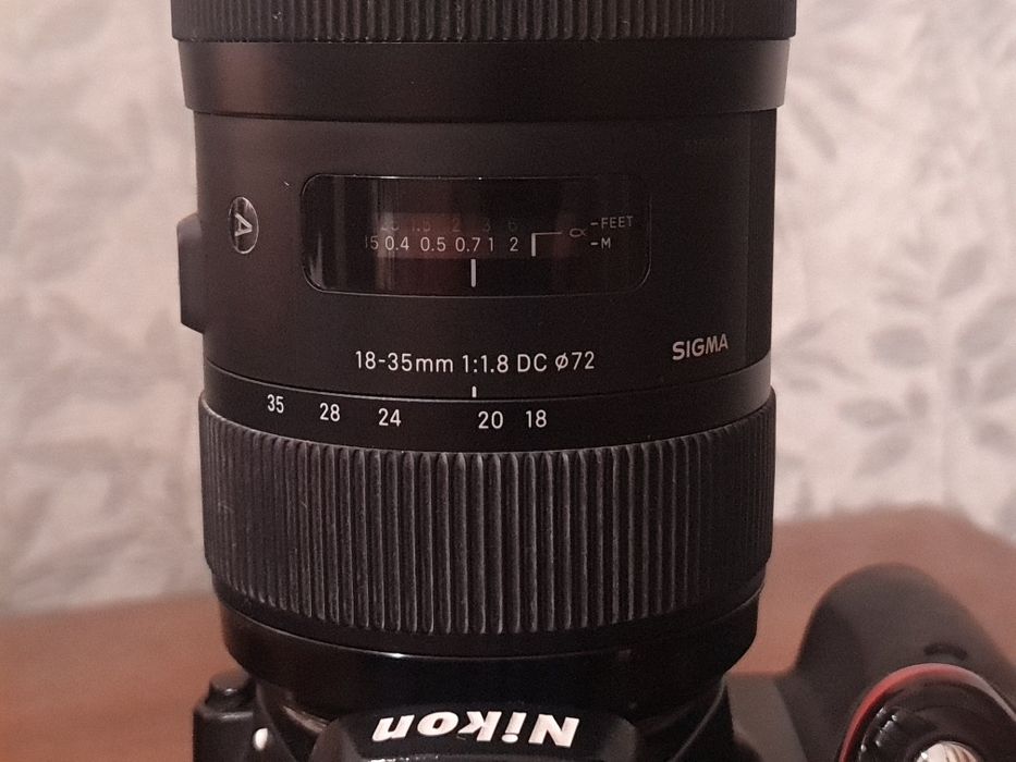 Sigma 18-35mm 1:1.8 DС A | ART разом із Nikon D5.100