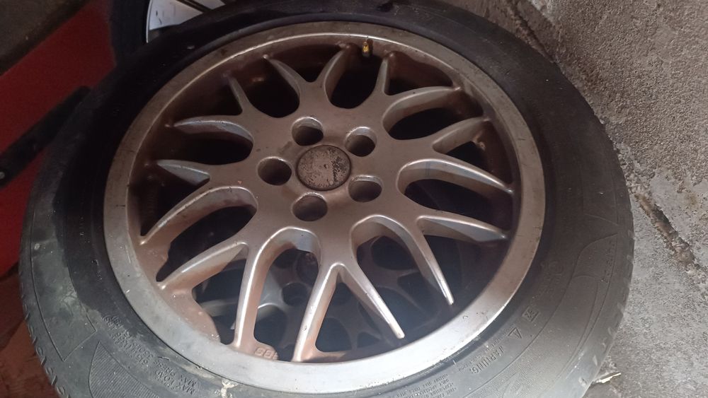 Jantes Golf IV GTI com pneus