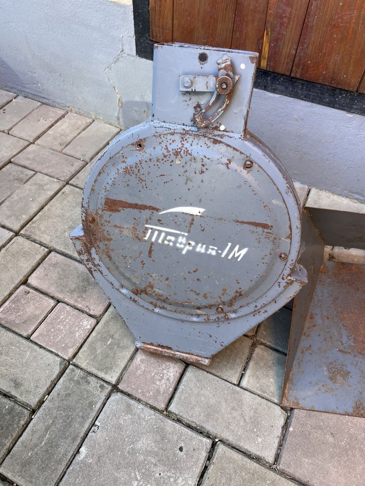 Млин зернодробілка Таврія 1М