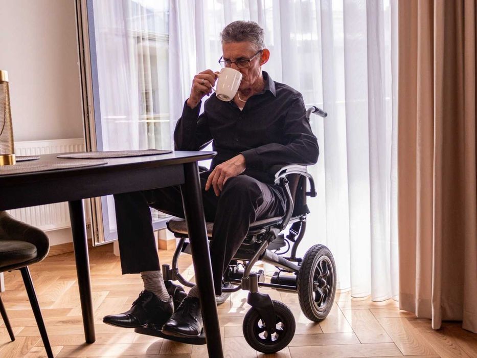 Darmowy ZA DARMO LEKKI  Wózek inwalidzki elektryczny MEDILIFE O2