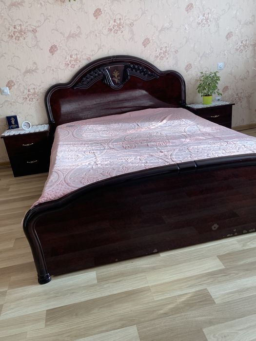 Продам двоспальне ліжко