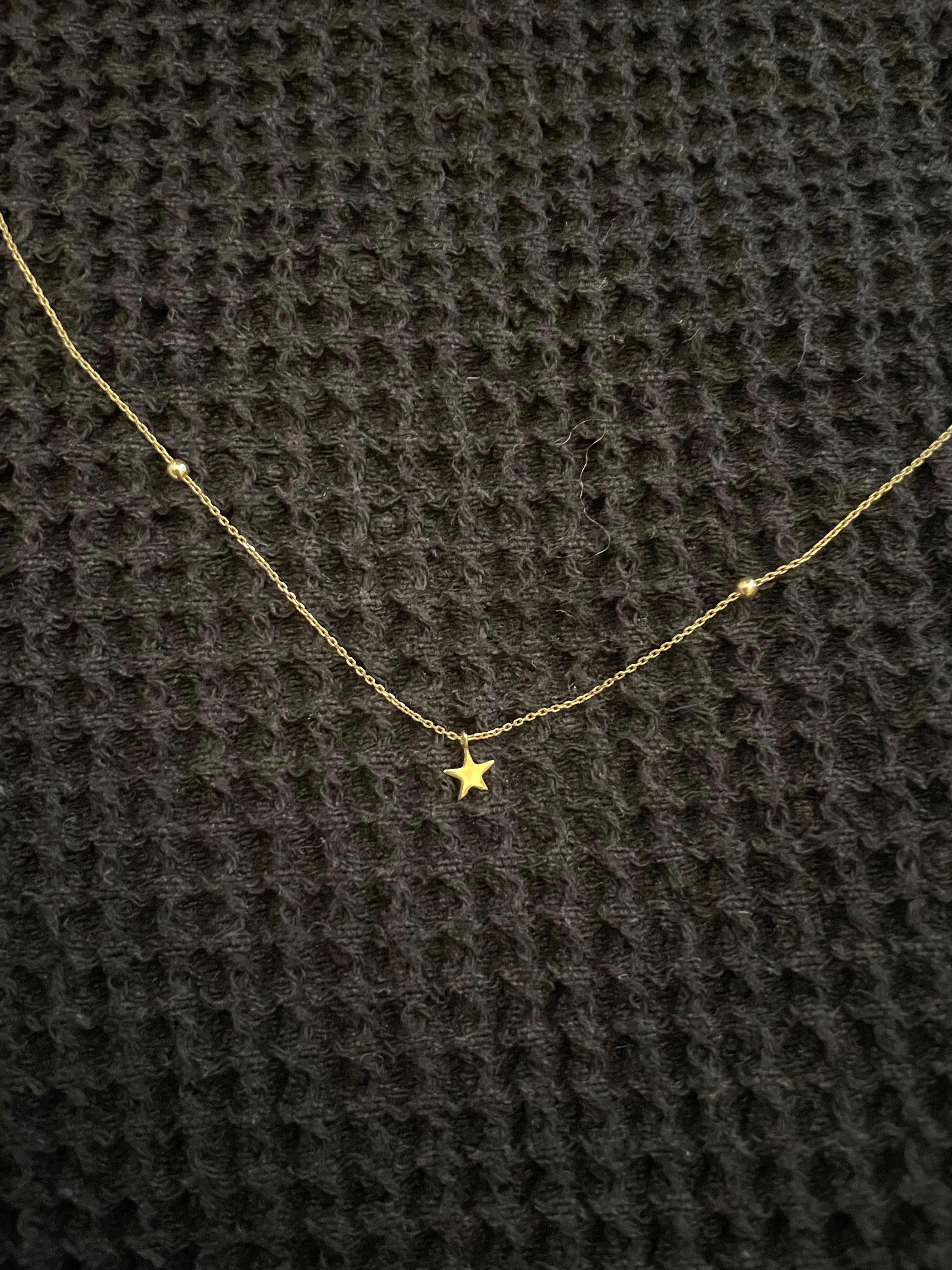 Złoty łańcuszek Apart z gwiazdką
