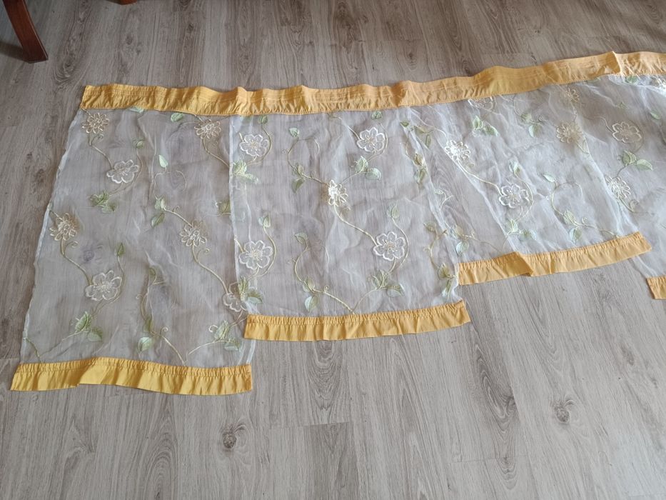 Sprzedam bardzo ładne firmy ekrany