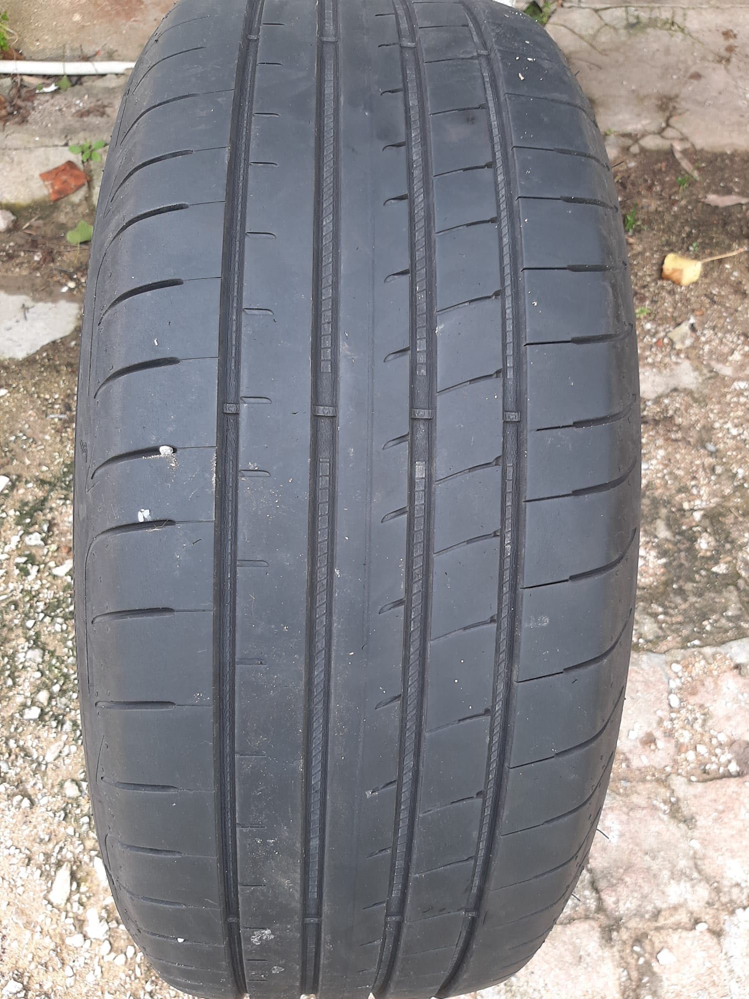 Pneus Goodyear Eagle F1 Asymmetric 235/55R18 100v