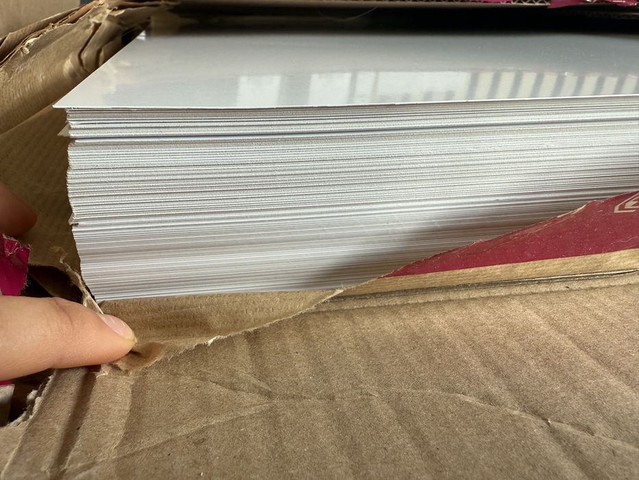 Papier syntetyczny / w roli