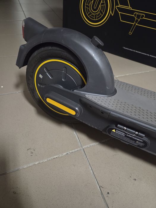 Продам електросамокат електроскутер Ninebot KickScooter Max G30II