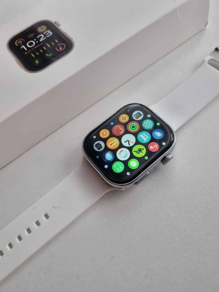 Smartwatch srebrny