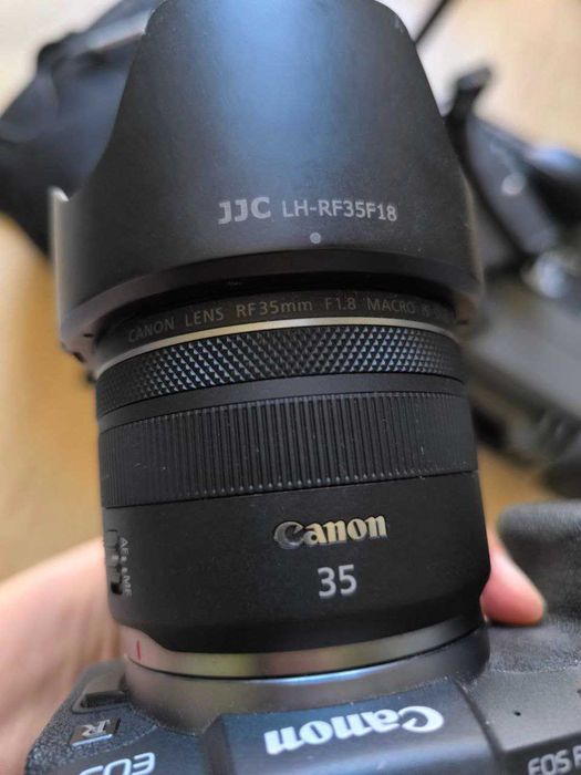 Maquina fotográfica - Canon RP - Mirrorless + Lente RF35mm