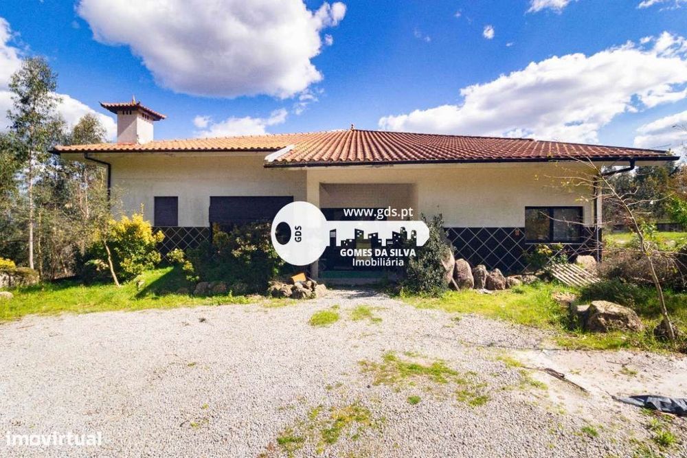 Oportunidade! Imóvel com 4.000m² para Negócio ou Habitação,