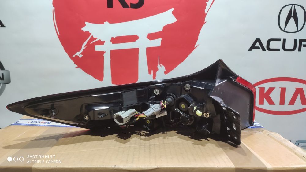 Задній лівий правий фонарь в крило Nissan Rouge T33 кузов 2022+ USA