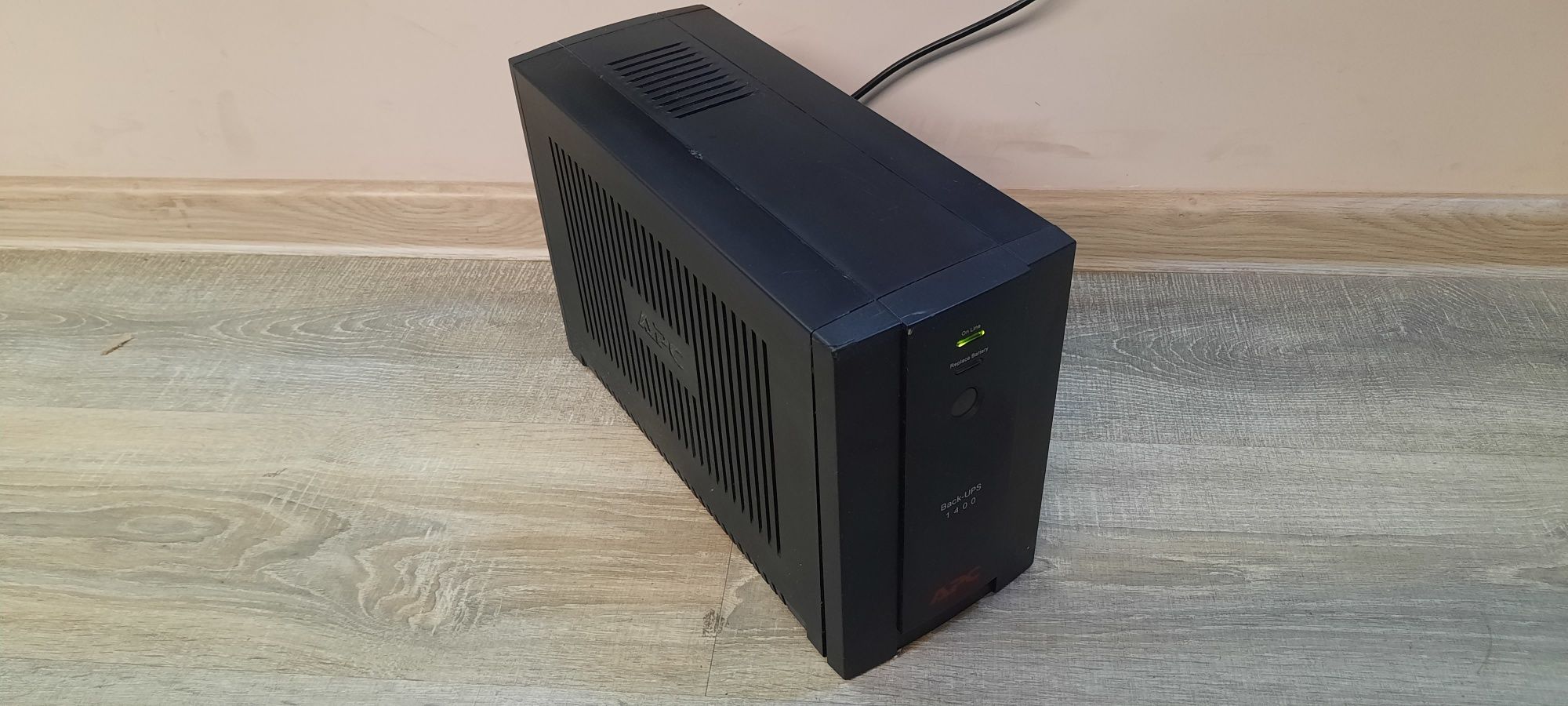 Zasilacz awaryjny UPS APC 1400 Back-UPS listwa przepięciowa