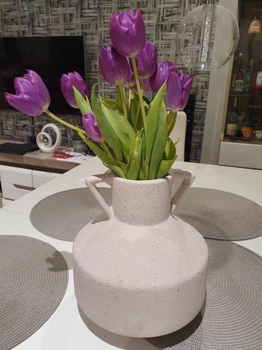 Wazon dekoracyjny kremowy