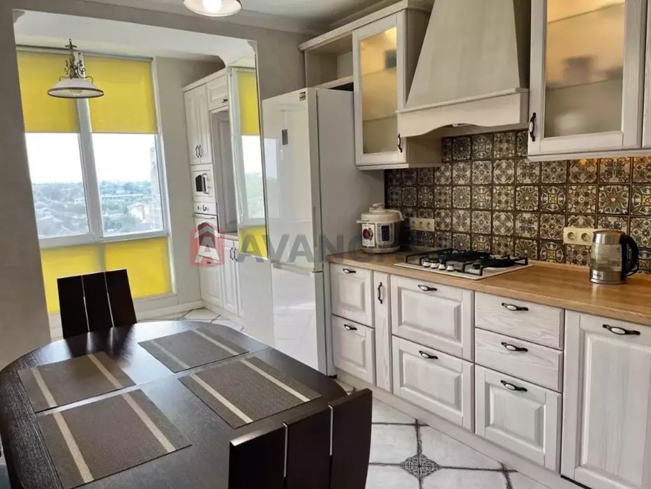 Продам 3-комнатную Слобожанское Брама