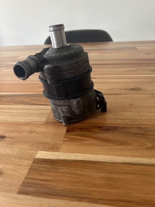 Dodatkowa pompa wody Audi a4b9 i inne